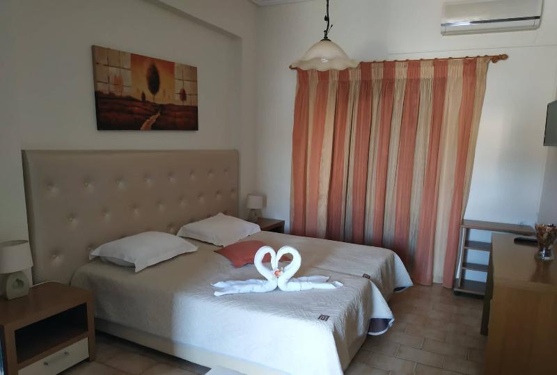 Eleni'S Garden & Castello Suites Alykanas  Esterno foto