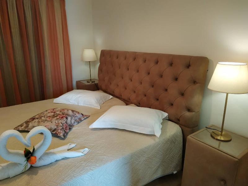 Eleni'S Garden & Castello Suites Alykanas  Esterno foto