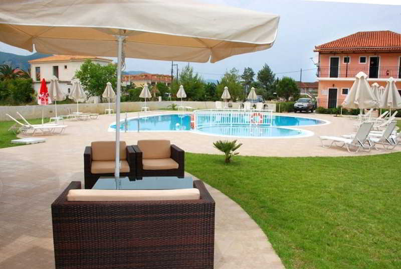 Eleni'S Garden & Castello Suites Alykanas  Esterno foto