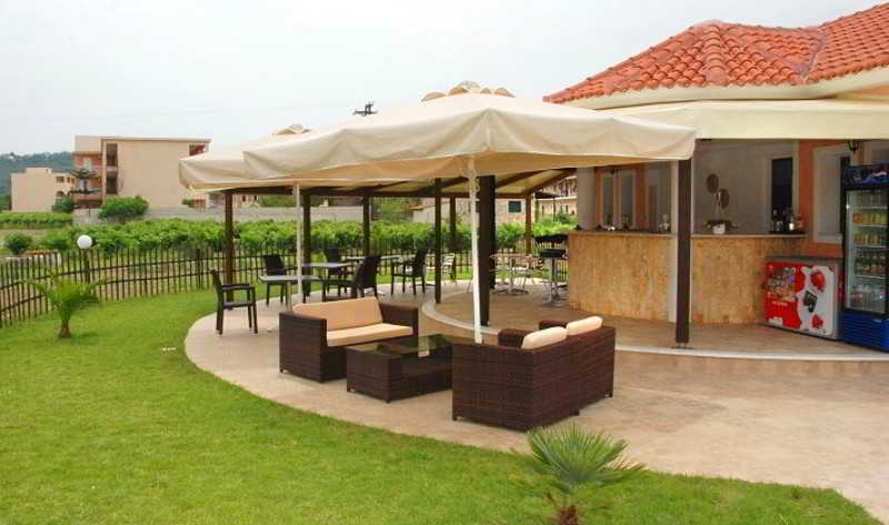 Eleni'S Garden & Castello Suites Alykanas  Esterno foto