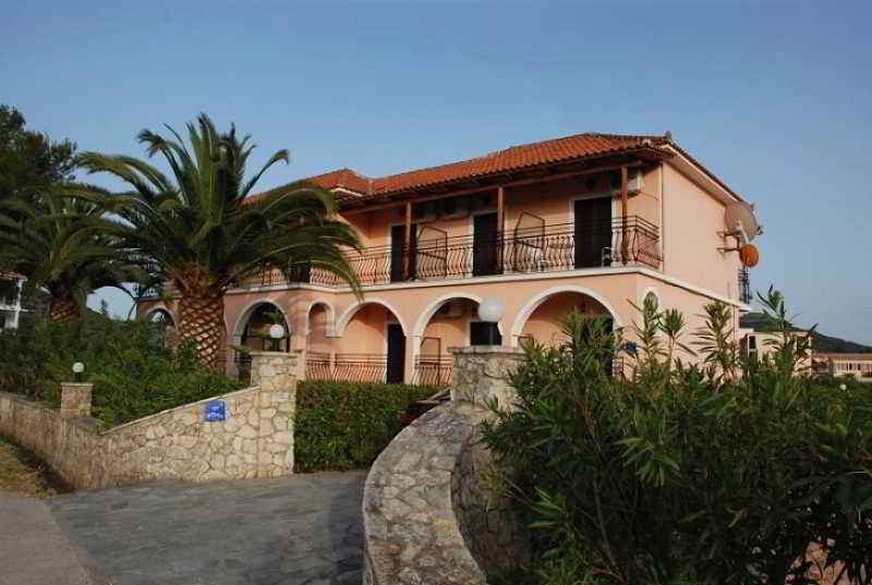 Eleni'S Garden & Castello Suites Alykanas  Esterno foto